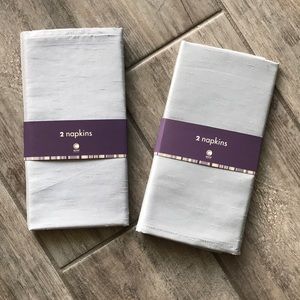 Colin Cowe set of 4 napkins. NWT